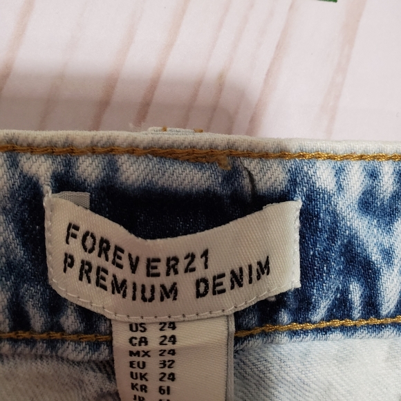 Forever 21 Shorts - Picture 3 of 8